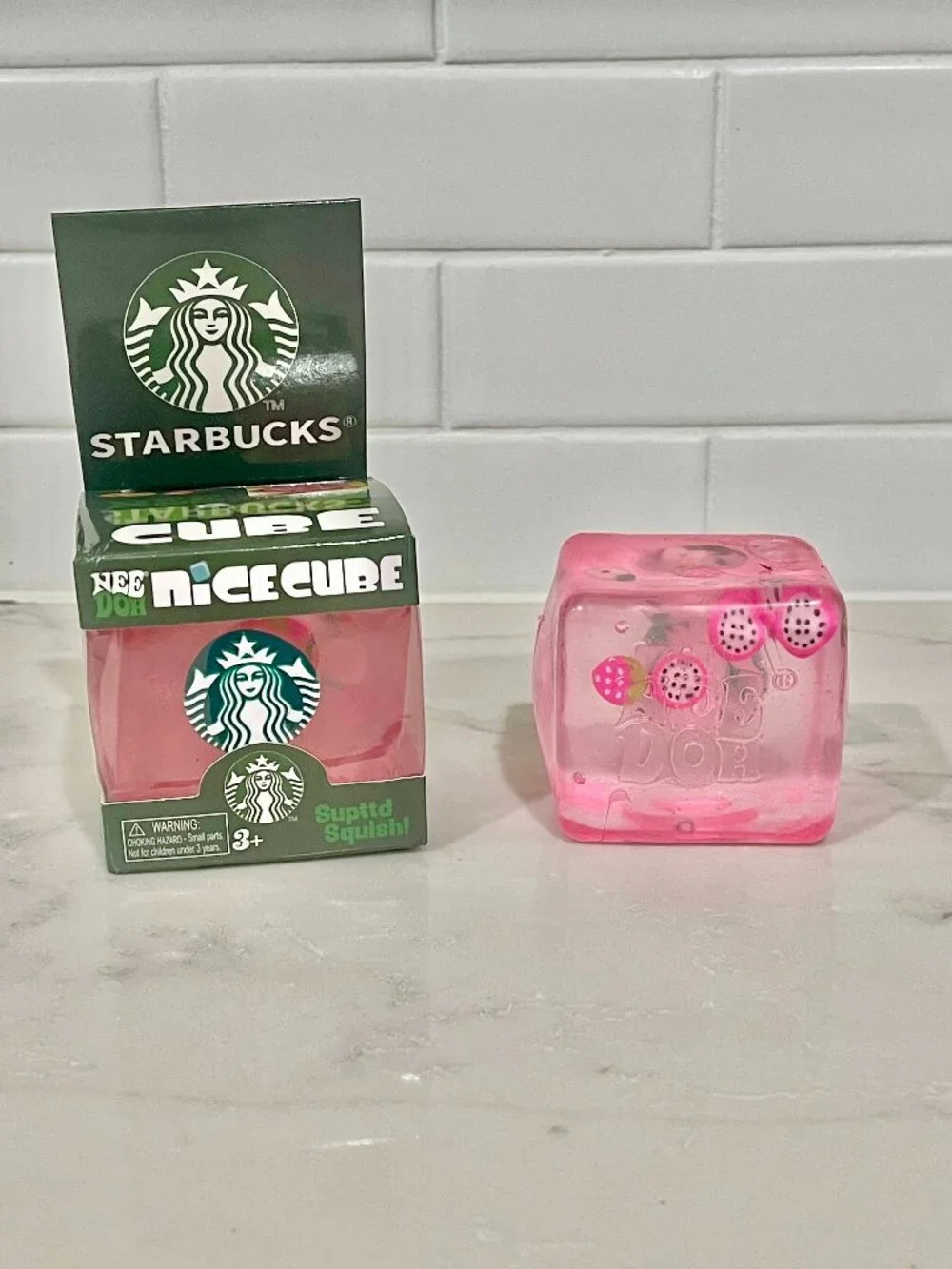Starbucks Needoh Nice Cube Squishy Stress Relief Toy Strawberry Açai Lemonade